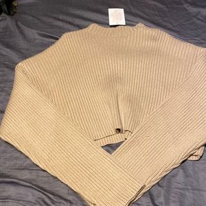 Beige sweater crop top. Size small.